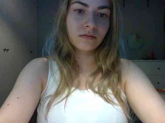 RosieJune webcam