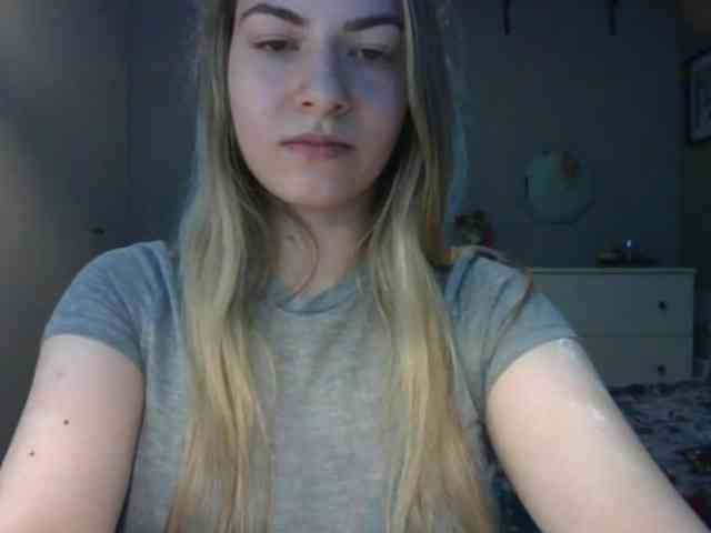 RosieJune Live Webcam on BongaCams