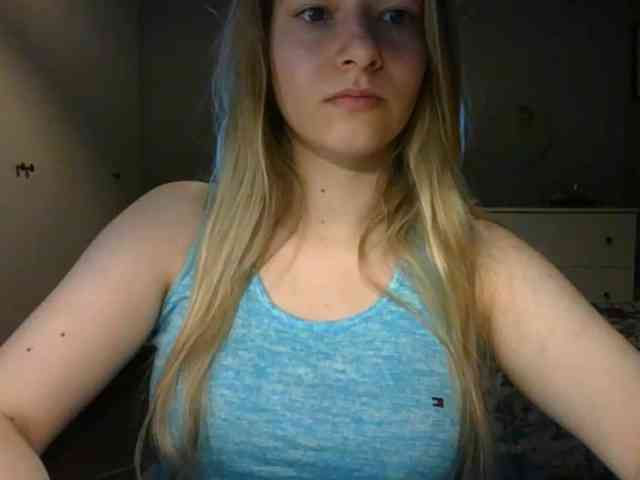 RosieJune webcam