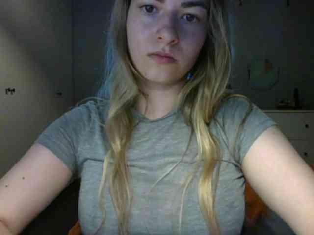 RosieJune webcam