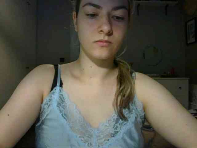 RosieJune webcam