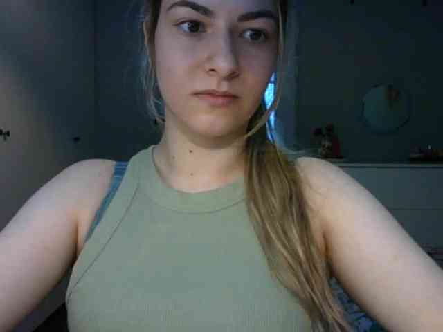 RosieJune webcam