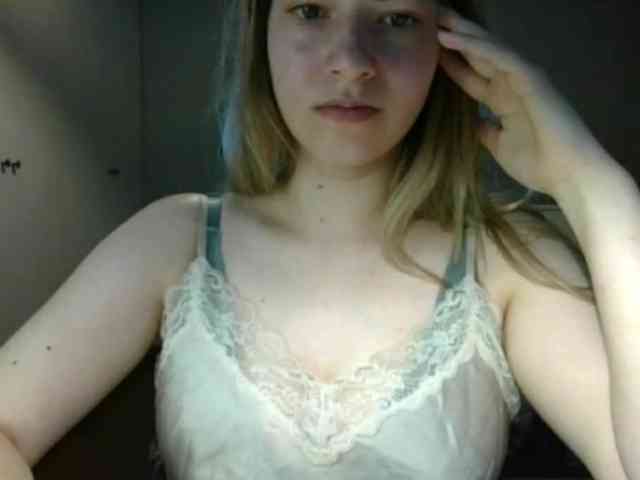 RosieJune webcam