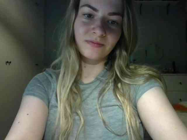 RosieJune webcam