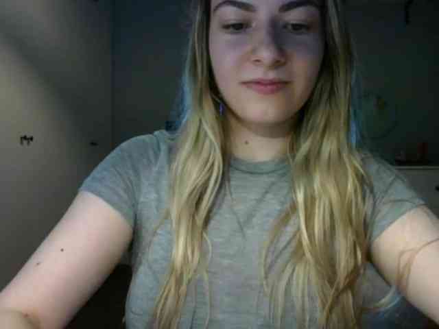 RosieJune webcam