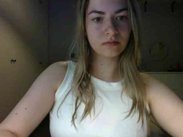 RosieJune webcam