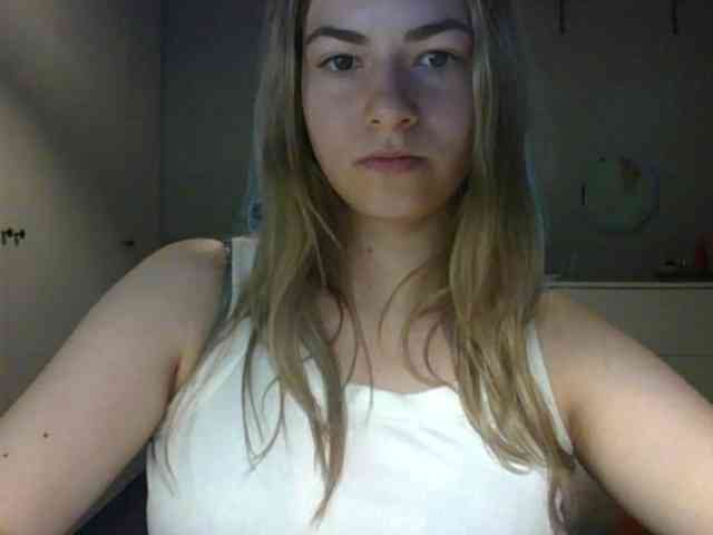 RosieJune webcam