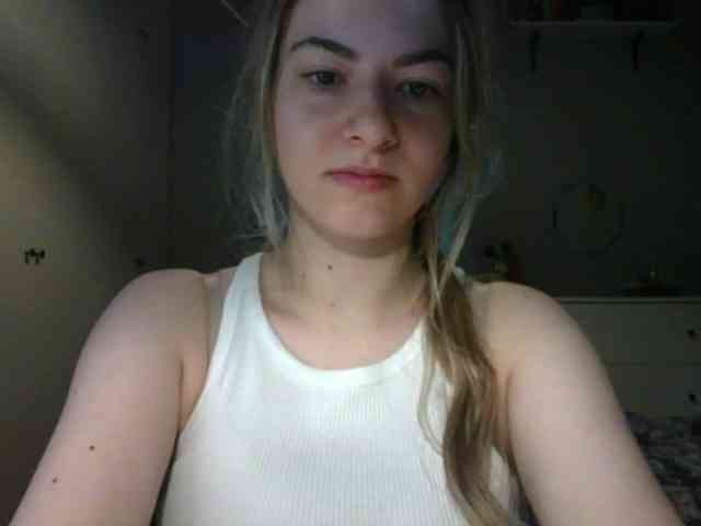 RosieJune webcam