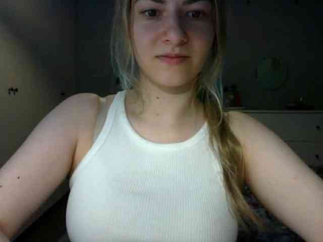 RosieJune webcam