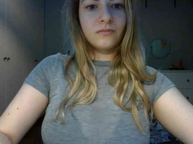 RosieJune webcam