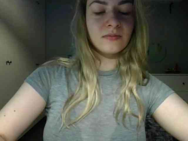 RosieJune webcam