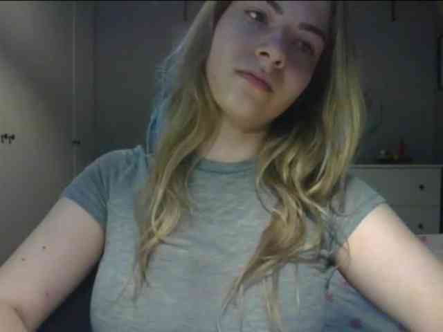RosieJune webcam