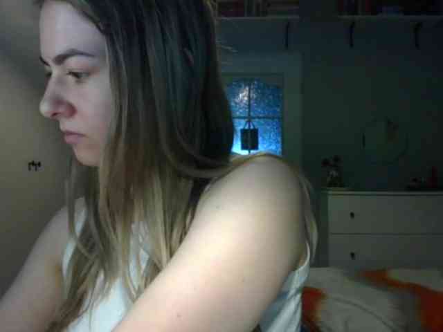 RosieJune webcam