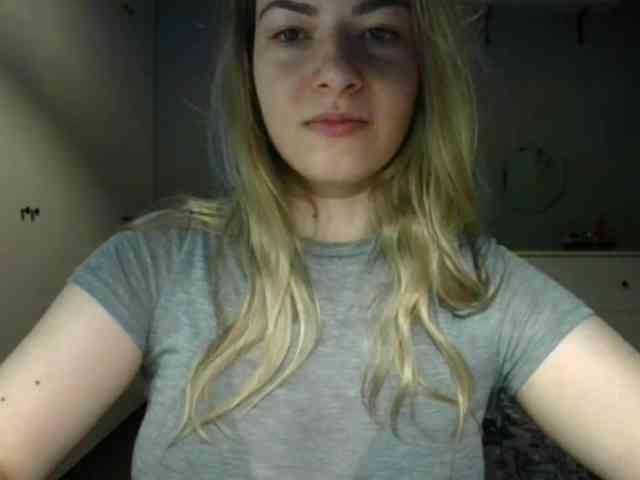 RosieJune webcam