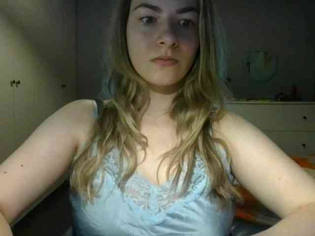RosieJune webcam