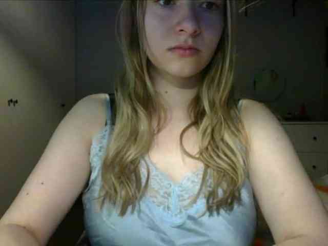 RosieJune webcam