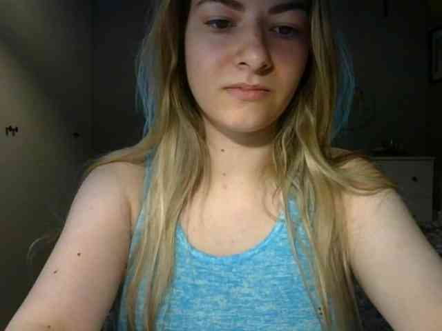 RosieJune webcam