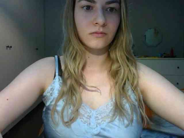 RosieJune webcam