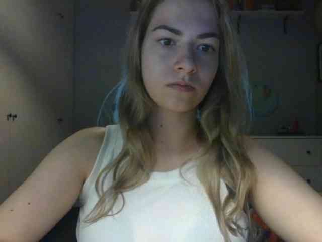 RosieJune webcam