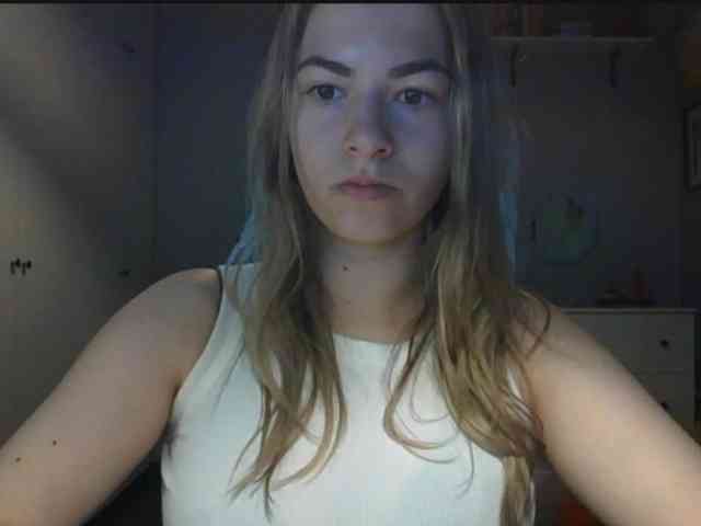 RosieJune webcam