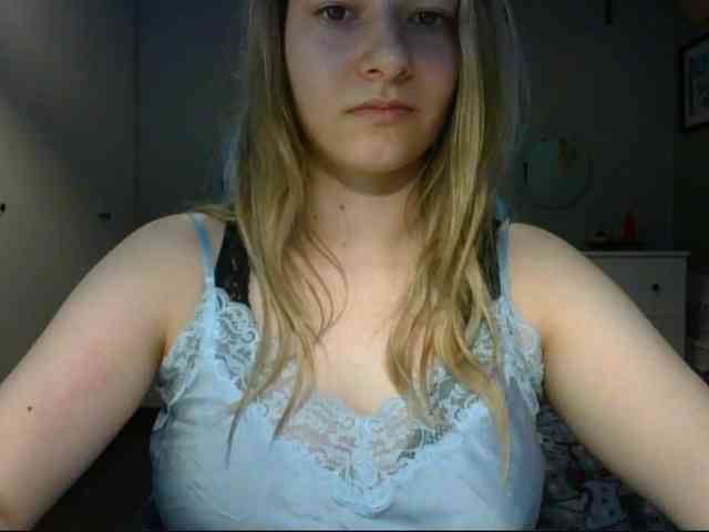 RosieJune webcam