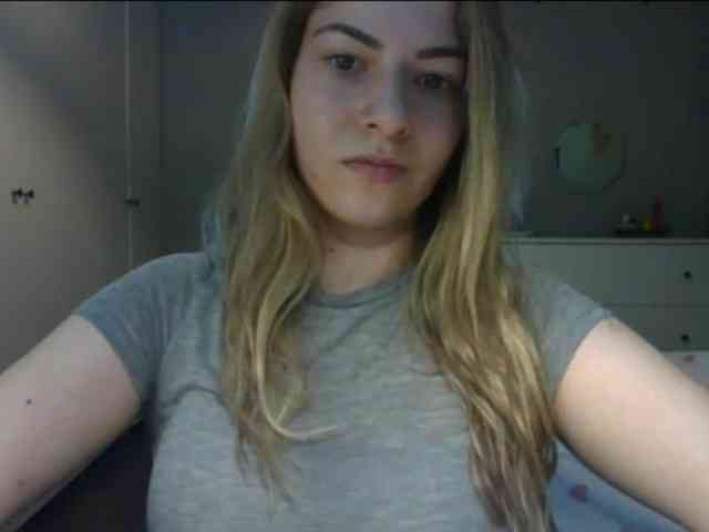 RosieJune webcam