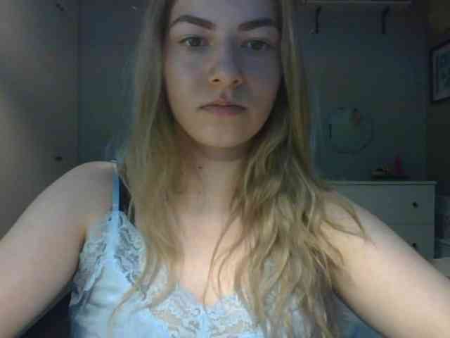 RosieJune Live Webcam on BongaCams