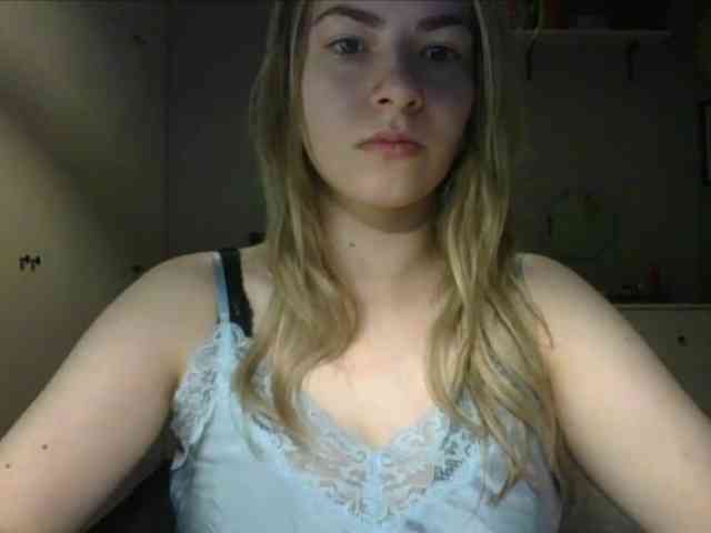 RosieJune webcam