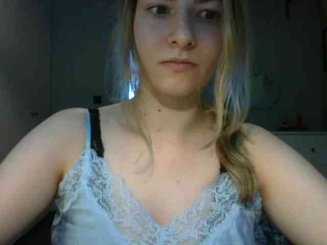 RosieJune webcam