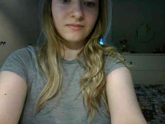 RosieJune webcam