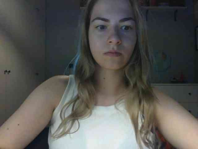 RosieJune webcam