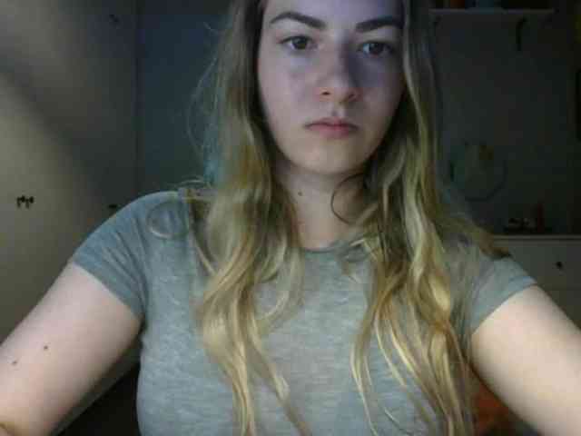 RosieJune webcam
