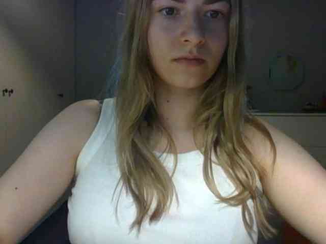 RosieJune webcam