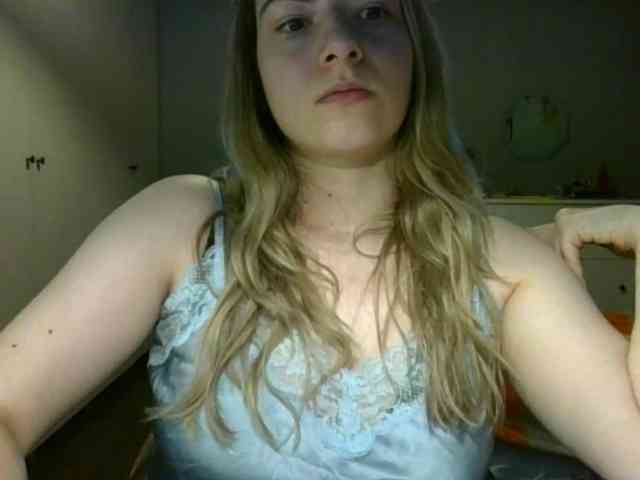 RosieJune webcam