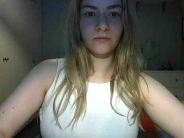 RosieJune webcam