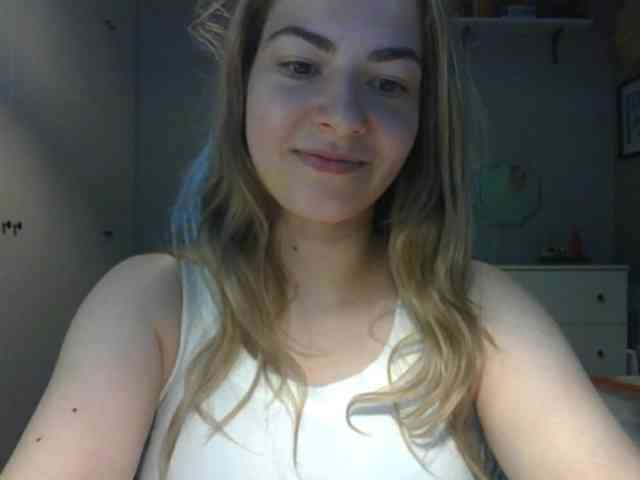 RosieJune webcam