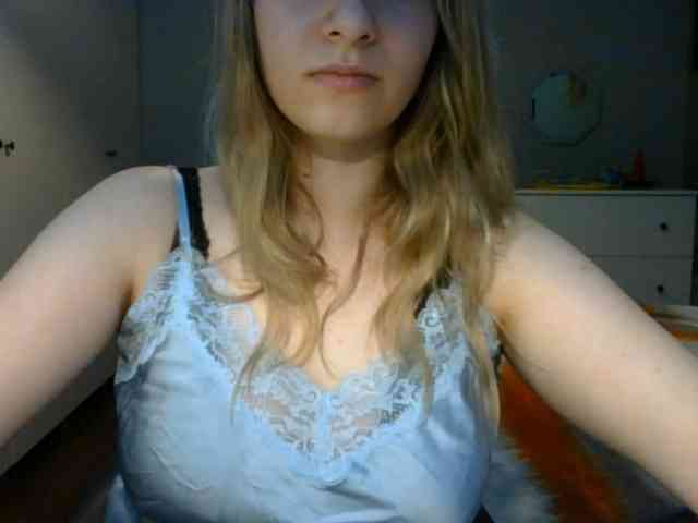 RosieJune webcam