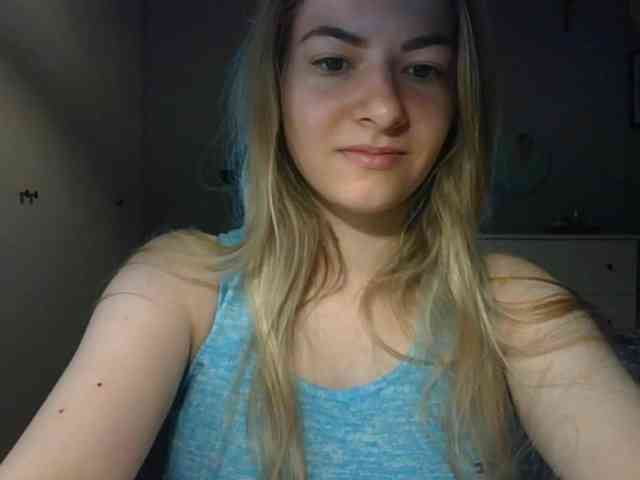 RosieJune webcam