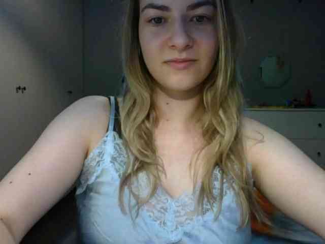 RosieJune webcam