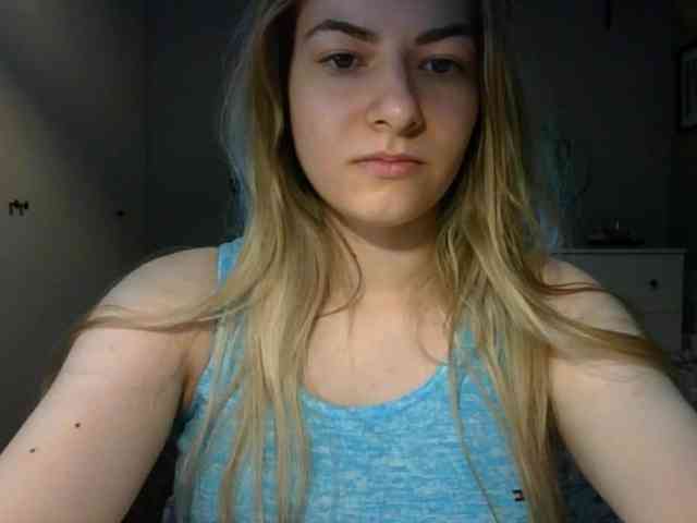 RosieJune webcam
