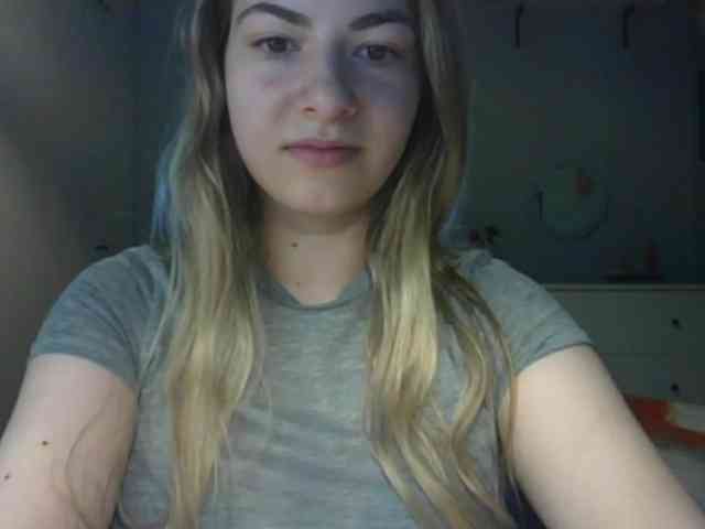 RosieJune webcam