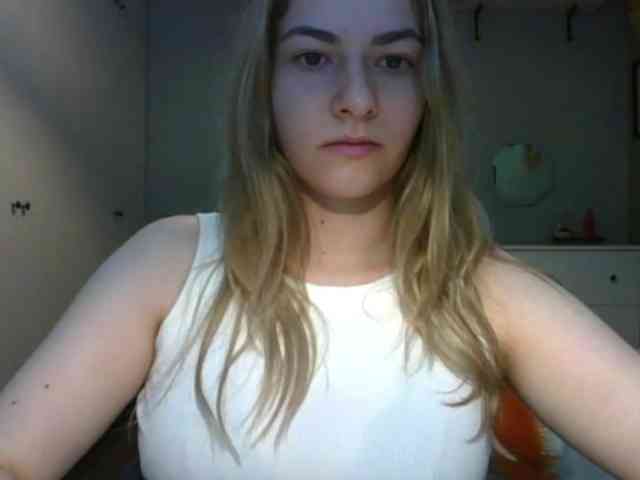 RosieJune webcam