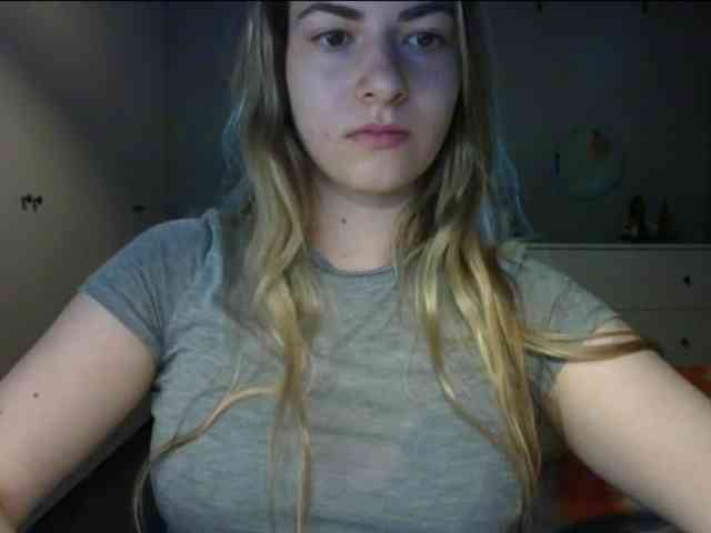 RosieJune webcam