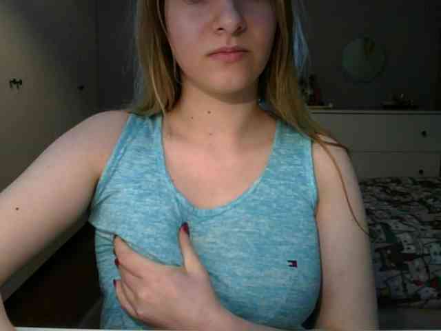 RosieJune webcam