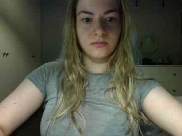 RosieJune webcam