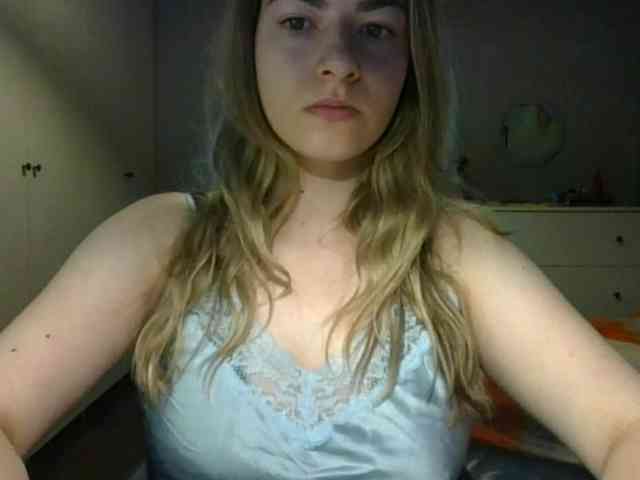 RosieJune webcam