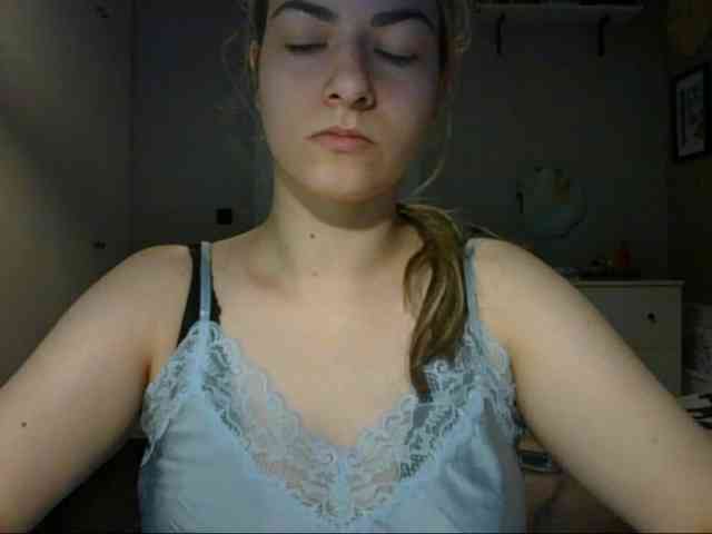RosieJune webcam