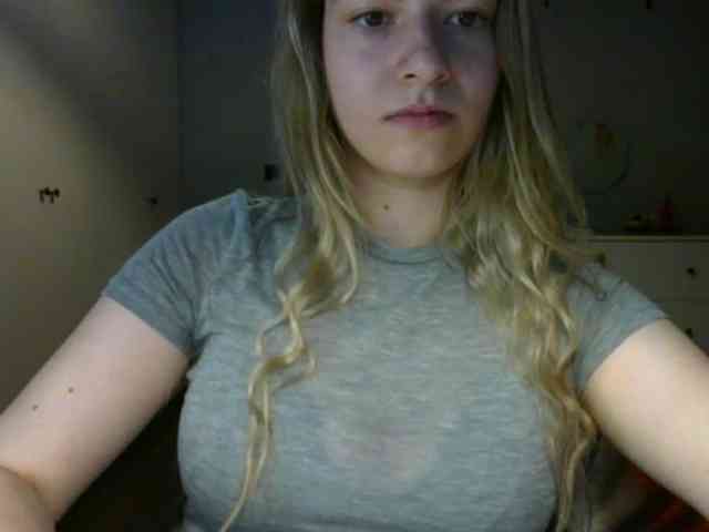RosieJune webcam