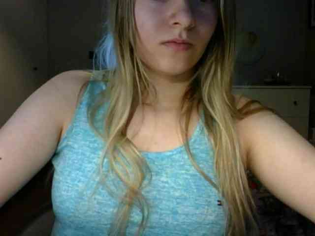 RosieJune webcam