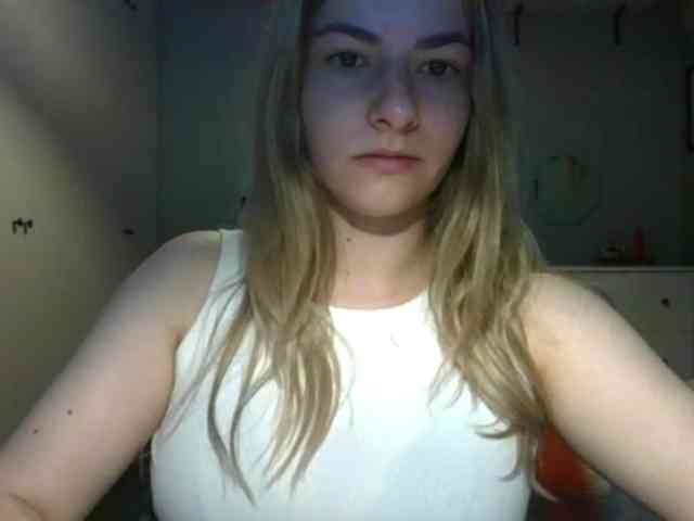 RosieJune webcam